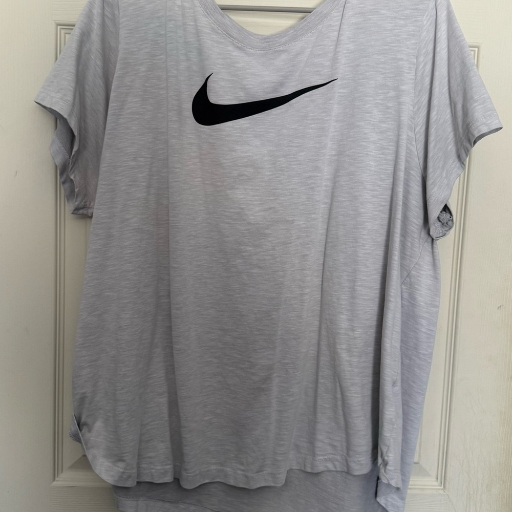 Nike Light Gray Short Sleeve Tee
